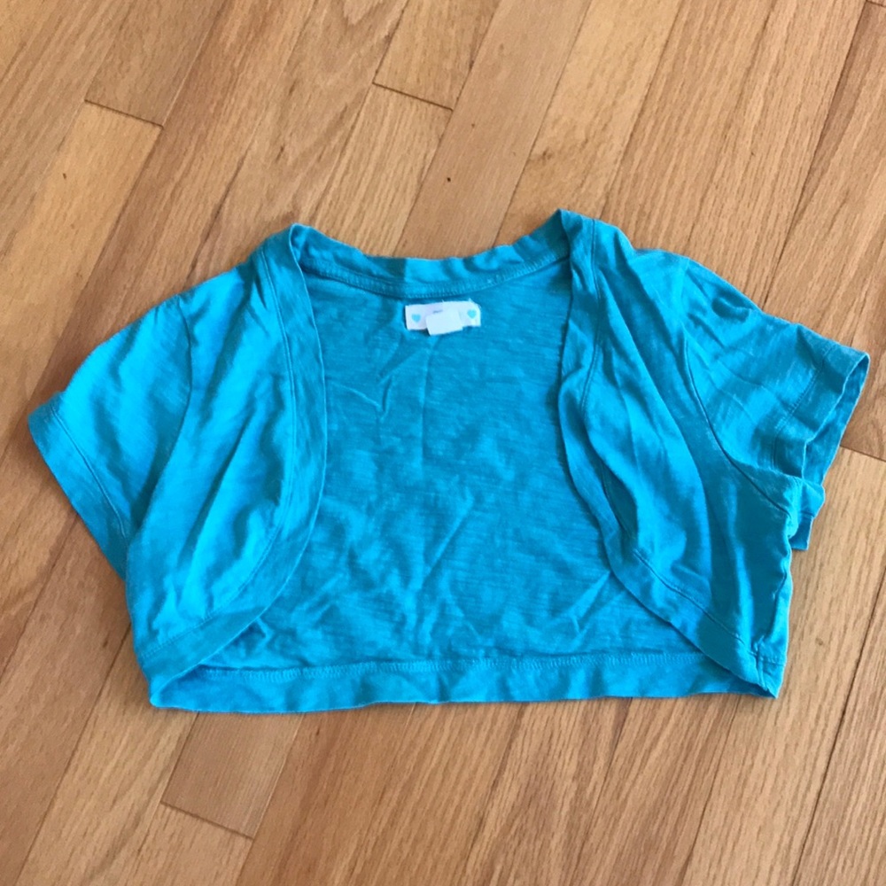 Gap Shrug